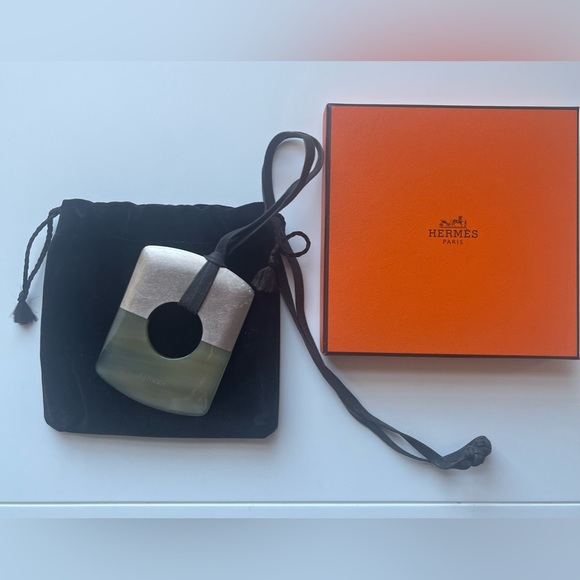 Hermes Horn Pendant Necklace (Dalva) - Picture 5 of 5
